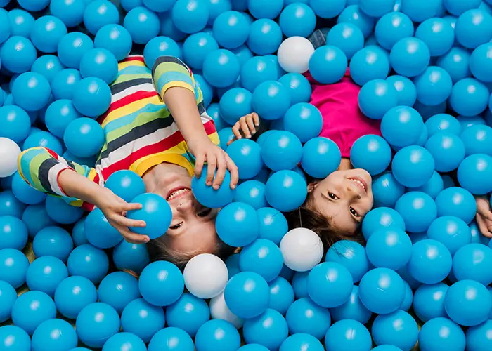 Aire de jeux extérieure professionnelle pour professionnels - ADJ Fabricant d'aires de jeux